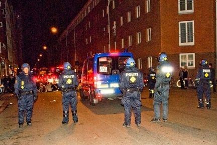 Tusindvis af demonstranter på vej