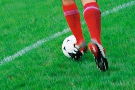 Mads Timm dropper fodbolden