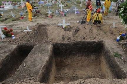 Tvunget til at grave sin egen grav