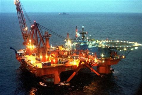 Dansk olieplatform slår revner