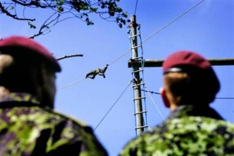 Ekspert: Forsvaret har skudt sig selv i foden