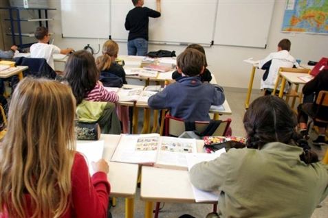 Politikere tier om skolelukninger