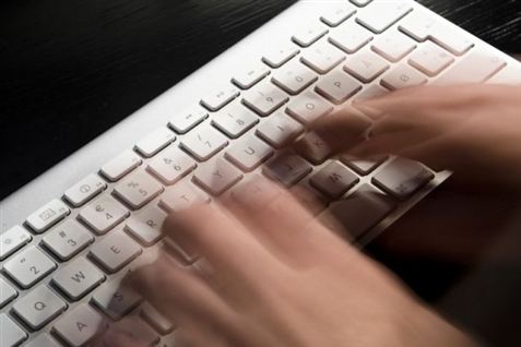 Fyret for at tage arbejdet med hjem