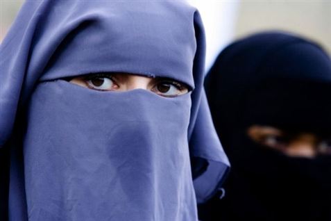 Muslimer provokeret af burka
