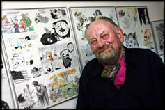 Kurt Westergaard måtte søge tilflugt i et sikringsrum, da en mand med økse trængte ind i hans hjem.