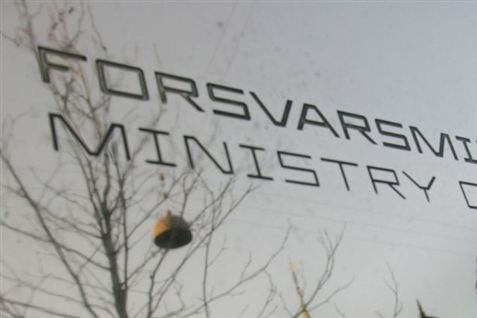 Ny kvindelig forsvarsminister