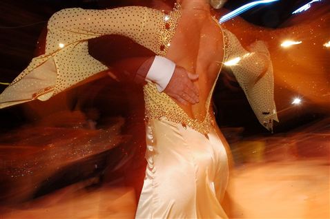 Kendis-dansere udsat for svindelnummer