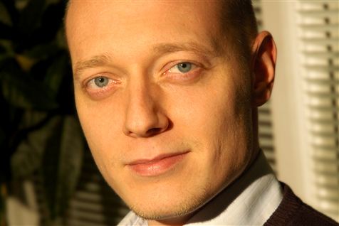 "Man kan stort set ikke gøre noget alene i onlinespillene, så man lærer at løfte i flok og bliver bedre til at kommunikere, især digitalt," forklarer Ricco Zuschlag.