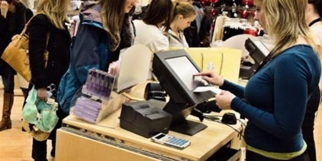 HK: Butiksansatte trues på livet