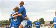 AaB'erne jubler under aftenens kamp, hvor de vandt 4-2 over Lyngby.