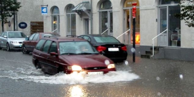 Tæt på at drukne i regnen