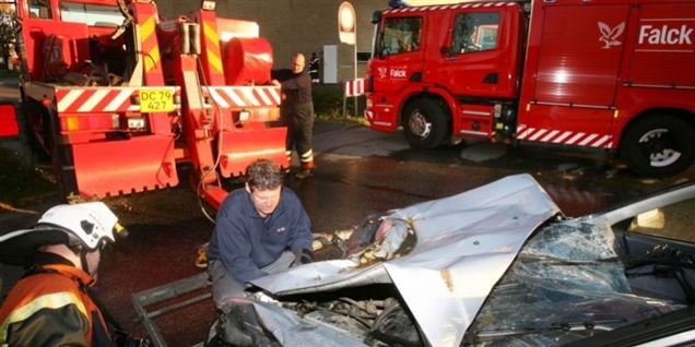 Klemt fast i sin BMW