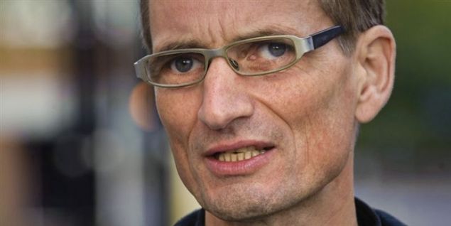 Niels Holck ankom med kuffert fuld af beviser