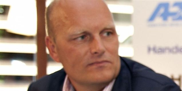 Riis hyrer ny spindoktor