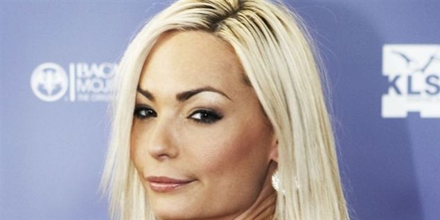 Dansk radiovært til Playboy-kongens nøgenfest