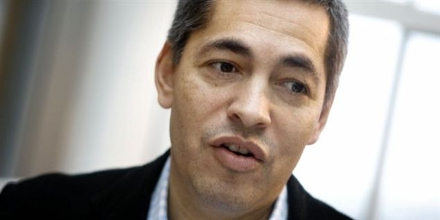 Kenneth Plummer lister væk fra DR