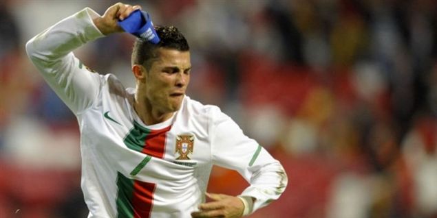Se ung komet stjæle Ronaldos drømmekasse
