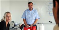 På AOF Daghøjskolen i Hvidovre er det en vigtig del af kurset for ledige at skaffe deltagerne ulønnet virksomhedspraktik, hvis ikke de kan få et fast arbejde.