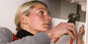 Beskæftigelsesminister Inger Støjbergs (V) vil ikke støtte forslag om, at alle byggearbejdere i Danmark skal have et ID-kort, der viser uddannelsesbaggrund.