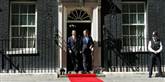 <span style='font-family: Arial; font-size: 15px; color: White;'>Premierminister David Cameron modtog præsident Obama i Downing Street 10.</span> <span style='font-family: Arial; font-weight: normal; font-size: 15px; color: #999999;'>Foto: Polfoto, AP, Akira Suemori</span>