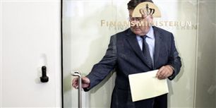 Efterlønspengene vil snart komme i rotation, mener Finansministeriets økonomer.