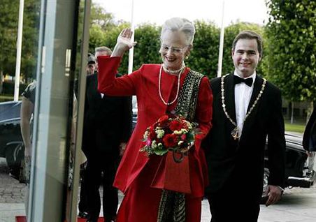 Margrethe fløj til Paris for 176.800 kroner 