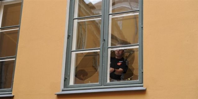 Mand sprang på hovedet ud af byretten