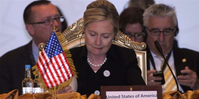Clintons praktikant er blevet pornostjerne