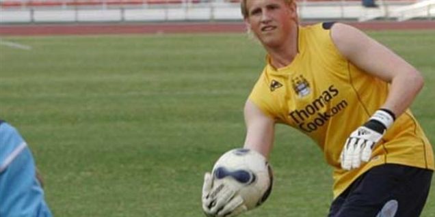 Fodbold-boss: Skrid nu, Schmeichel