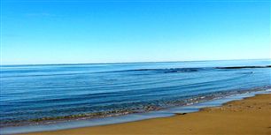 Havet er ved at blive kvalt af menneskene. Her en strand i det vestlige Australien.