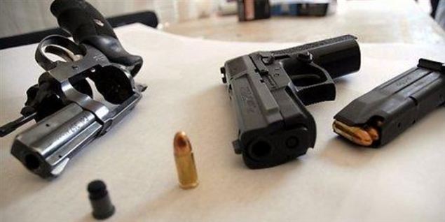 Politiet finder pumpgun under dagpleje