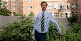 <span style='font-family: Arial; font-size: 15px; color: White;'>Torben Kehlet har været bankmand i syv år. Ved første kontakt med jobcenteret stritter han imod og truer med Finansforbundet. Men efterhånden anerkender den disciplinerede bankmand jobkonsulenternes autoritet. "Frustrerende, en menneskelig tænkepause og alt for meget fritid," siger han om sin tilværelse som arbejdsløs. I virkeligheden har skuespilleren Christian Hetland engang sendt en uopfordret ansøgning til en beskæftigelsesministeriet og tilbudt sin assistance som ministerchauffør. "For helvede Støjberg, lav lortet om, det virker jo ikke, " siger han.</span> <span style='font-family: Arial; font-weight: normal; font-size: 15px; color: #999999;'>Foto: Søren Elkrog Friis</span>