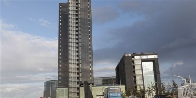 S: Vi betaler Helle og Villys luksushotel