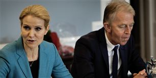 Helle Thorning-Schmidt og Villy Søvndal, da de mandag 
holdt det første ministermøde med de 23 nye ministre på Christiansborg.