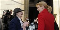 På trods af B.T.s forside om Helle Thorning-Schmidts personlige skatteforhold kort før folketingsvalget kunne hovedpersonen senere sætte sig bag bordet i Statsministeriet. Ekspert siger, at B.T. gemte historien til valget.