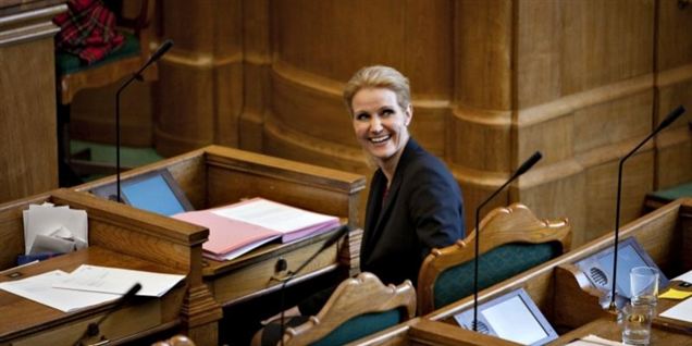 Helle Thorning grillet af oppositionen