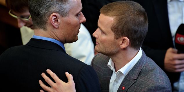 Ministre holder spin-ansøgere for nar