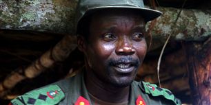 Joseph Kony er efterlyst for forbrydelser imod menneskeheden. Hans Lord's Resistance Army har hærget flere afrikanske lande i over 20 år.
