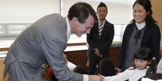 Motorprinsen og røde Marie charmerer Japan