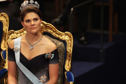 Den svenske kronprinsesse Victoria forarger den lettere excentriske ninjamand fra Vanløse. Svenske aviser melder om, at han nu på vej til Stockholm.