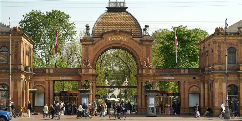 Tivolis ledelse fik sig en ordentlig rusketur i karrusellen, da det kom frem, at den gamle have havde fået statstilskud til personalesamtaler ved at maskere dem som AMU-kurser.