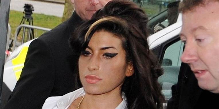 Winehouse fundet død.