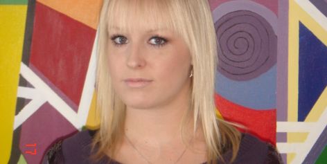 Rikke Bæk fik håndeksem ligesom 45 procent af alle frisører. Det skyldes de våde og fugtige hænder og de mange kemikalier, frisørerne rører ved hver dag. Hendes var så slemt, at hun ikke kan afslutte sin læretid.