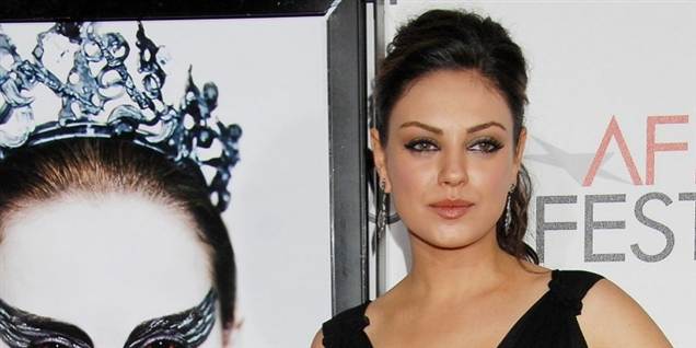 Mila Kunis og Ashton Kutcher har spillet sammen både i film og på tv. De er desuden gode venner - men spørgsmålet er hvor gode?