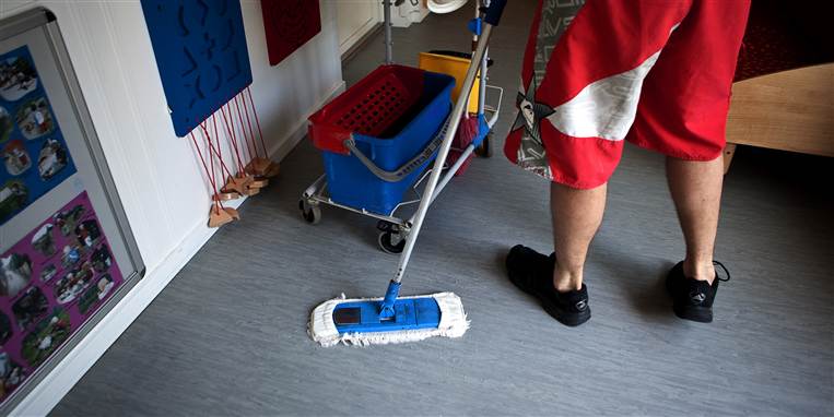 Alt for mange arbejdsløse spilder i forvejen tiden med virksomhedspraktik, der i realiteten bare er gratis arbejde. En forlængelse af praktikperioden vil bare gøre ondt værre, mener fagbevægelsen.