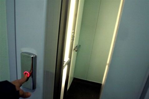 Det er ikke altid den nemmeste løsning at tage elevatoren. Det måtte en seksårig pige fra København sande i dag. Arkivfoto.