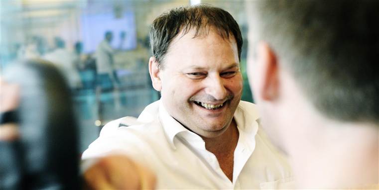 'Det var godt nok et chok,' siger den 47-årige buschauffør Allan Aistrup, som for snart et år siden fik sat sin verden i et helt nyt perspektiv, da han fik en blodprop i hjertet. I dag træner han for at kunne beholde arbejdet og fællesskabet med kollegerne mange år endnu.