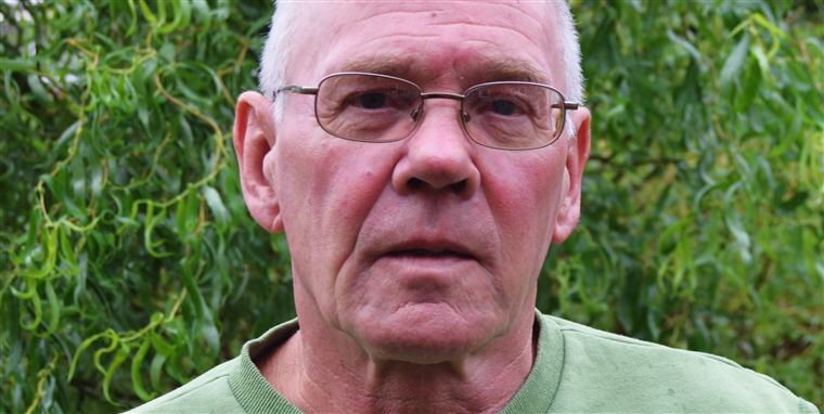 'Det er ikke i orden, at systemet tryner folk på den måde. Det er klart, at folk kigger ned i gulvet, når der er problemer med sikkerheden. De risikerer deres karriere, hvis de begynder at råbe op,' siger kaj Tullberg, der er tidligere sikkerhedsrepræsentant i Københavns Brandvæsen.