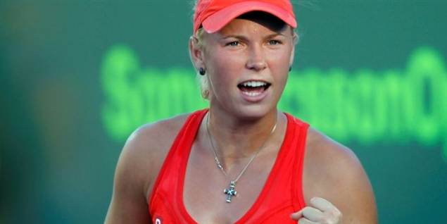 Serena Williams havde vundet Sony Ericsson Open 5 gange tidligere men vinder ikke sin sjette i år, da Caroline Wozniacki slog hende i to sæt.