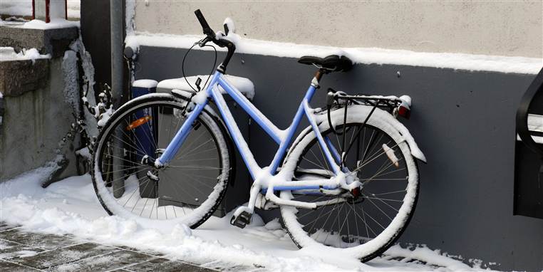 Hård nattefrost kan sabotere cykelturen til skole eller arbejde.